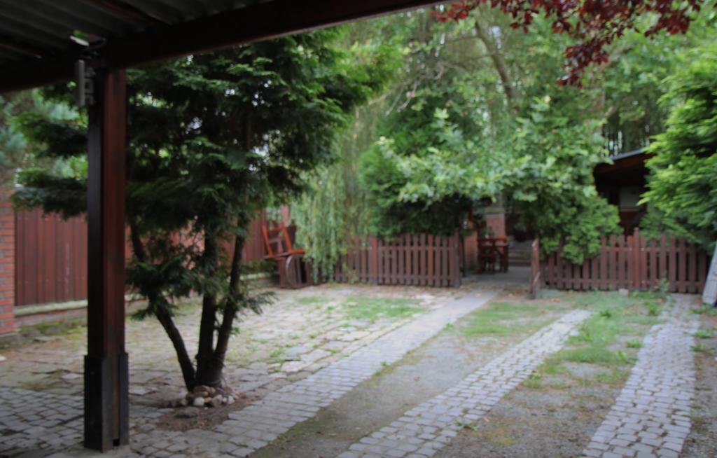 Penzion Uno Hradec Kralove Exterior photo