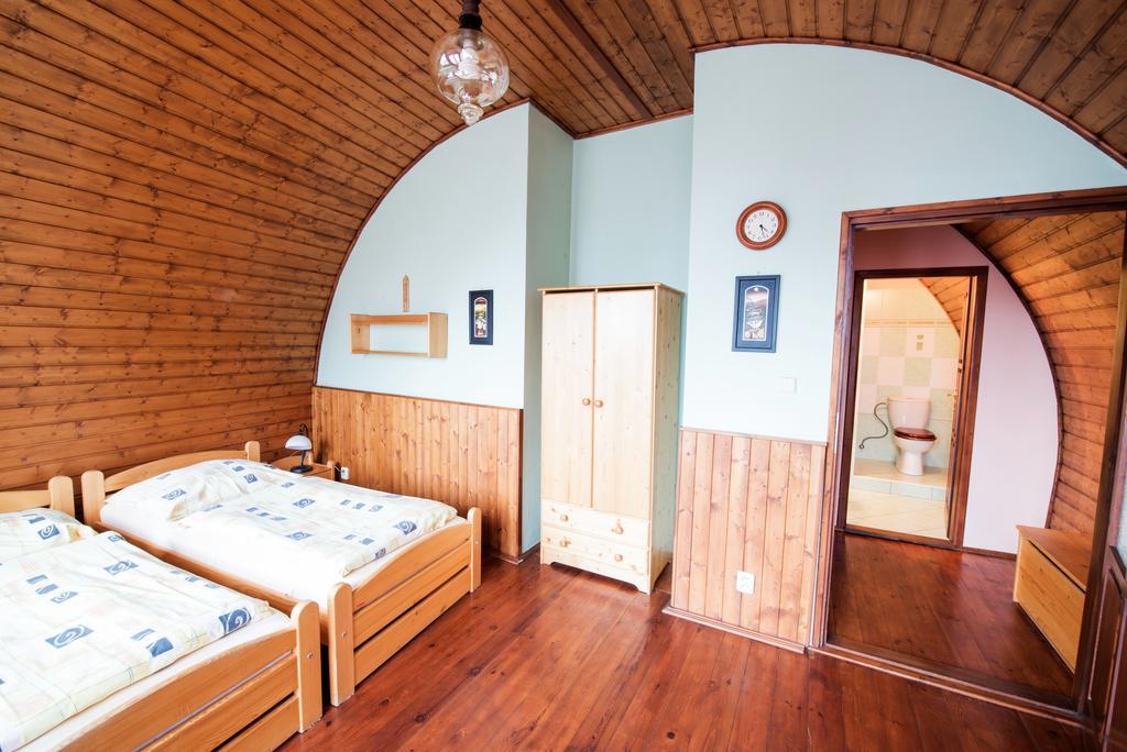 Penzion Uno Hradec Kralove Room photo