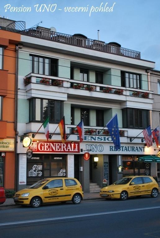 Penzion Uno Hradec Kralove Exterior photo
